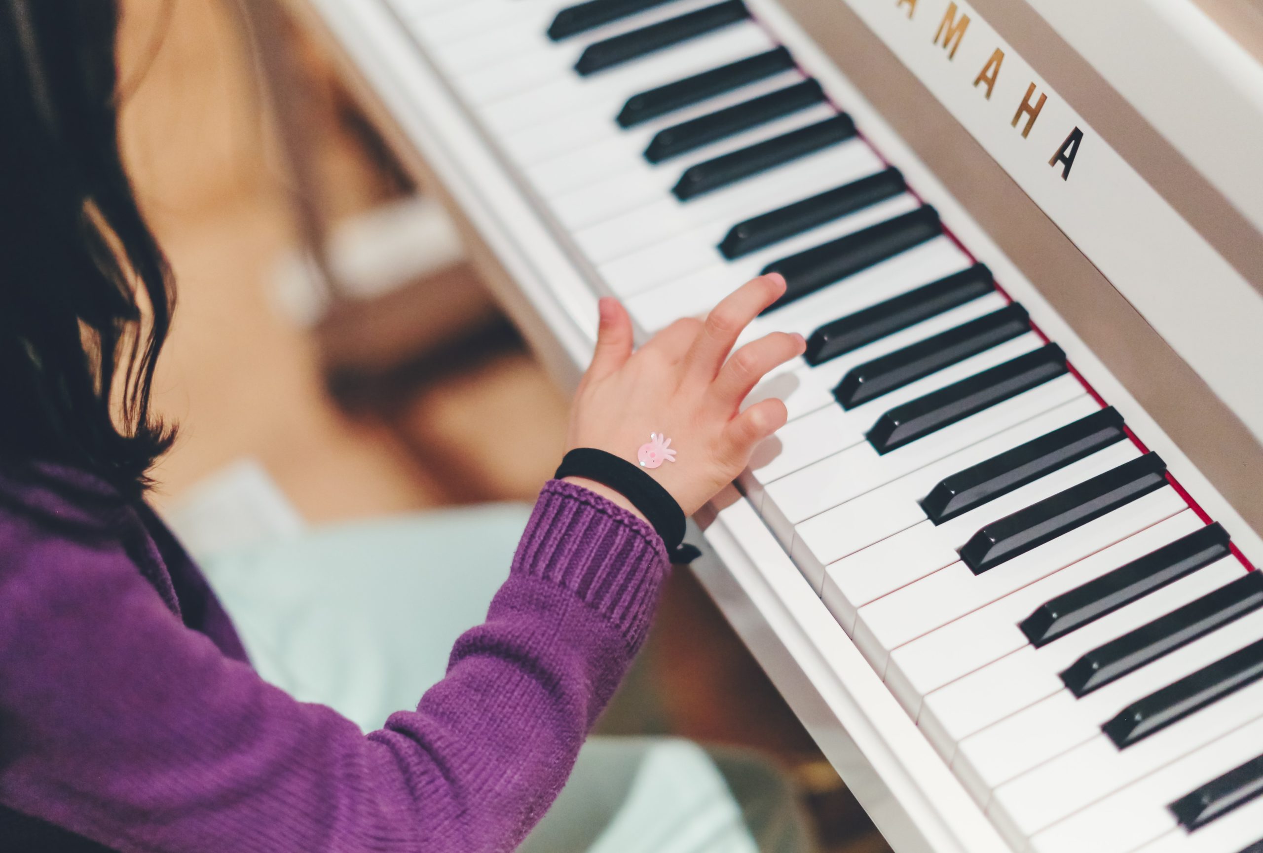 Descubre la importancia y beneficios de las clases de piano para niños.