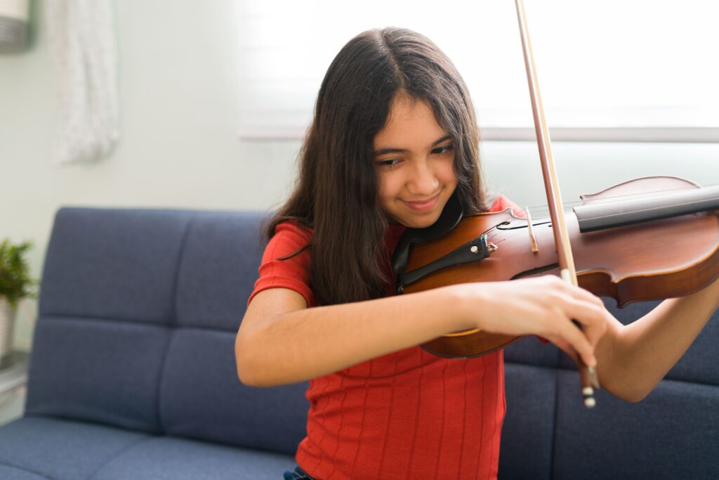La educación musical con los cursos infantiles. la importancia de la música en los niños.