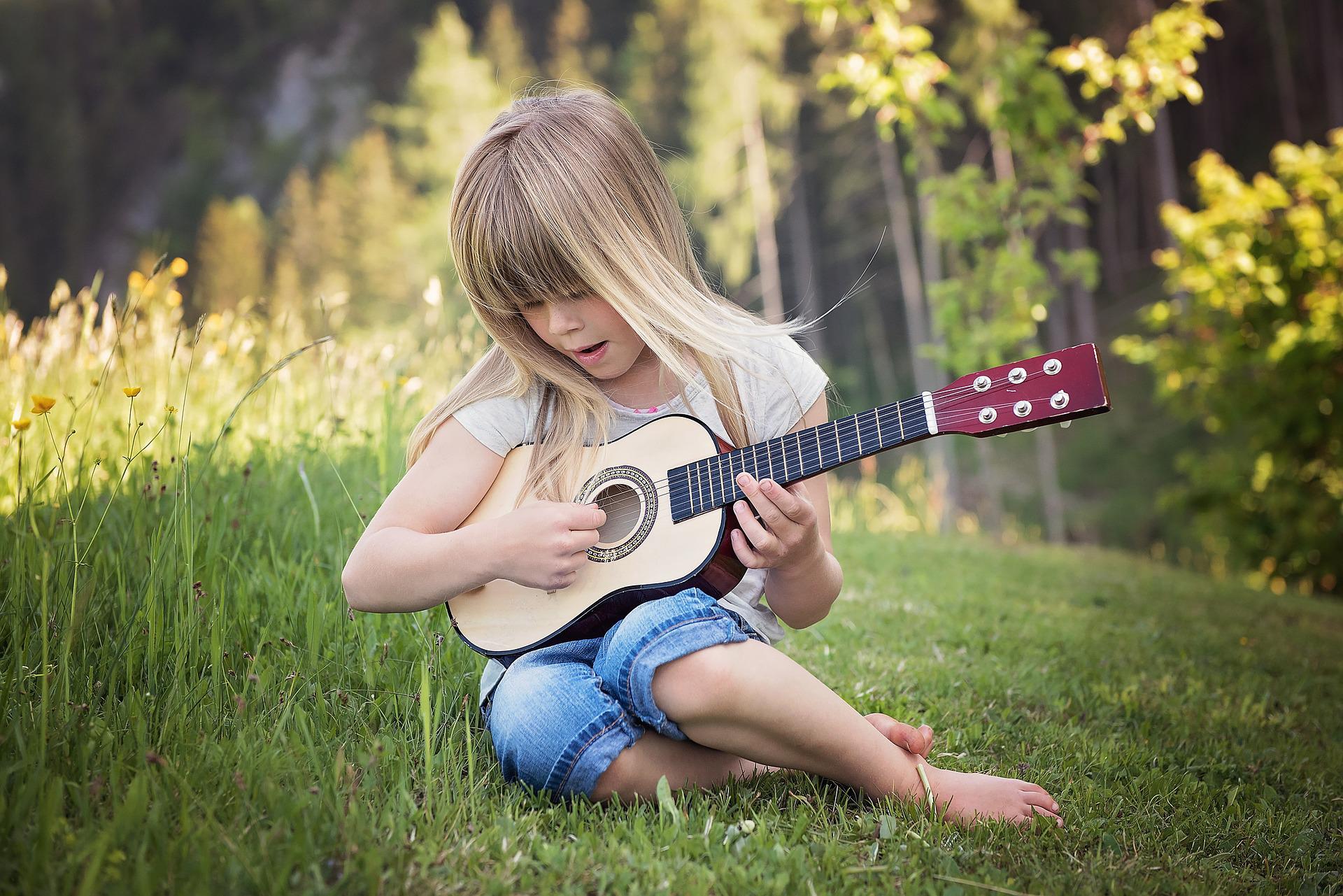 Las mejores clases de guitarra para niños